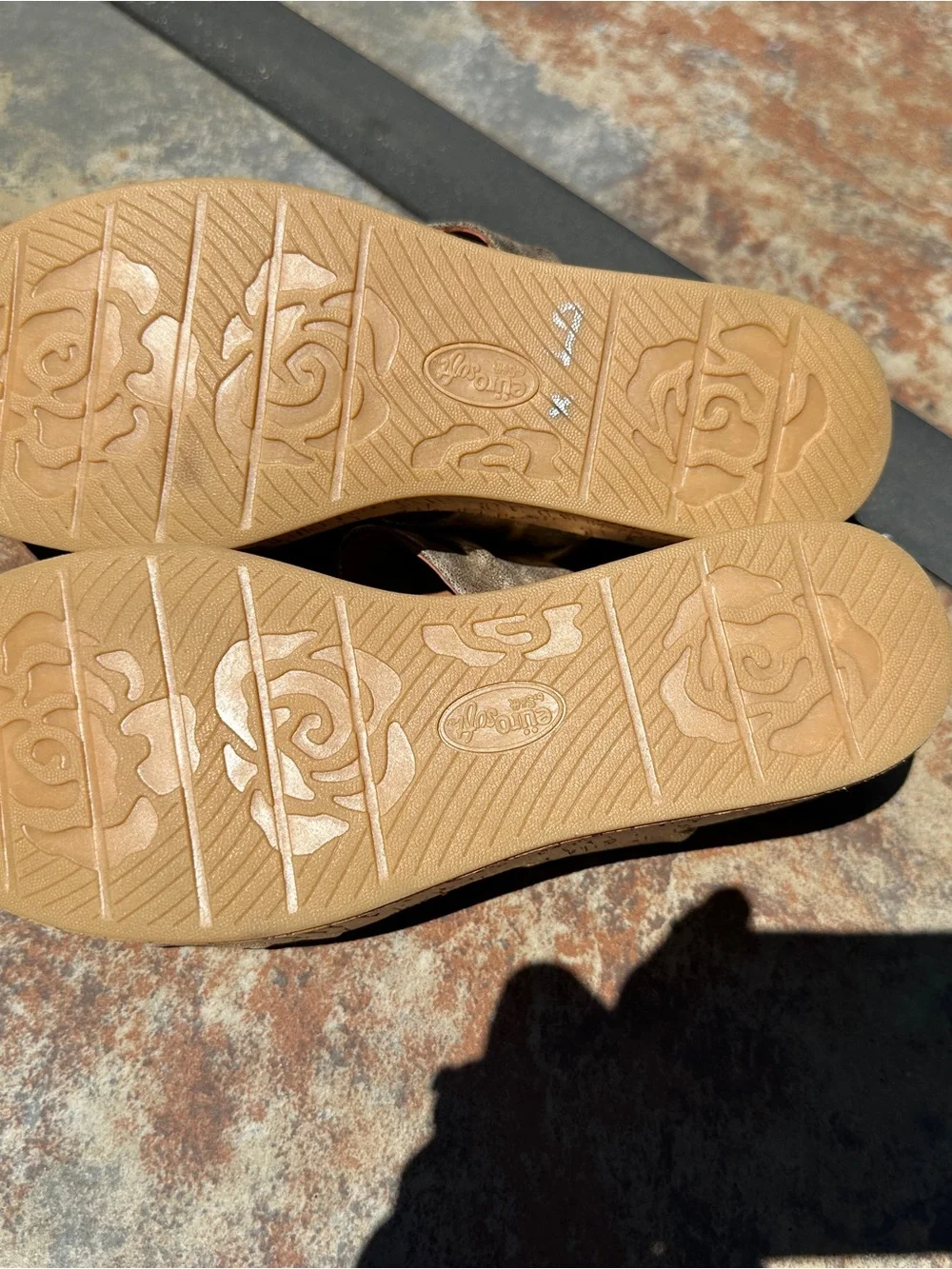 Eurosoft Metallic Wedge Sandals – BRAND NEW – Comfort Cushioned – Size 9 1/2 - Picture 4 of 5